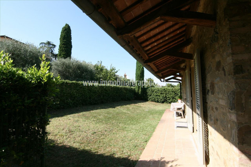 Immagine 28 di Villetta a schiera in vendita  a Sinalunga