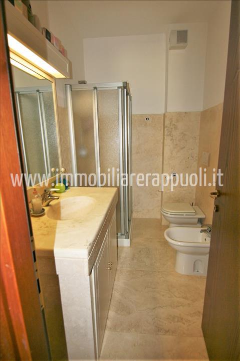 Immagine 36 di Villetta a schiera in vendita  a Sinalunga