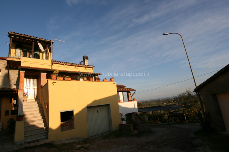 Immagine 11 di Casa indipendente in vendita  a Sinalunga