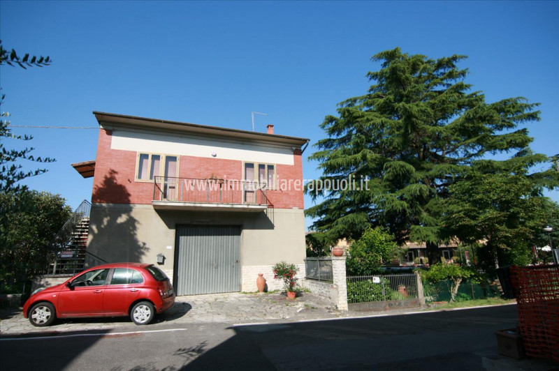 Immagine 10 di Casa indipendente in vendita  a Trequanda