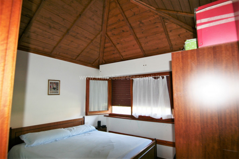 Immagine 7 di Villa in vendita  a Sarteano