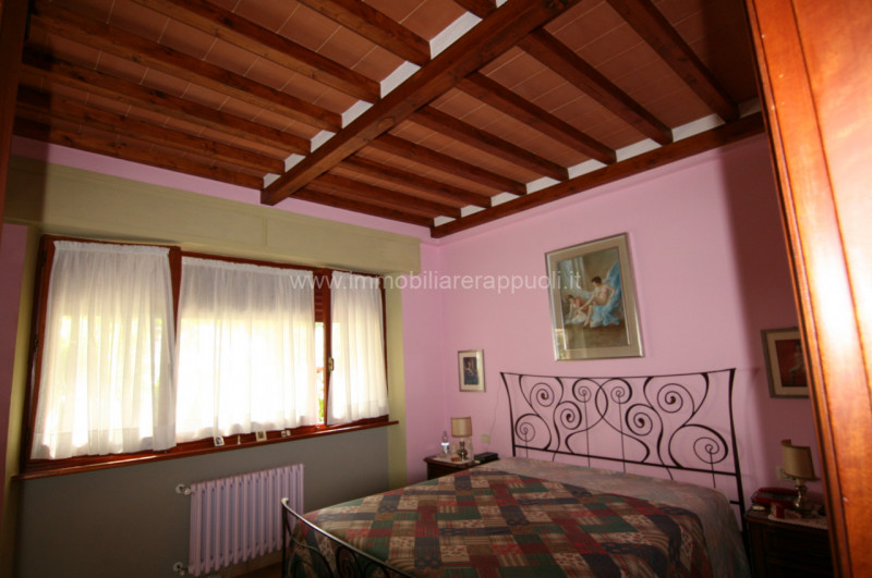 Immagine 25 di Villa in vendita  a Sarteano