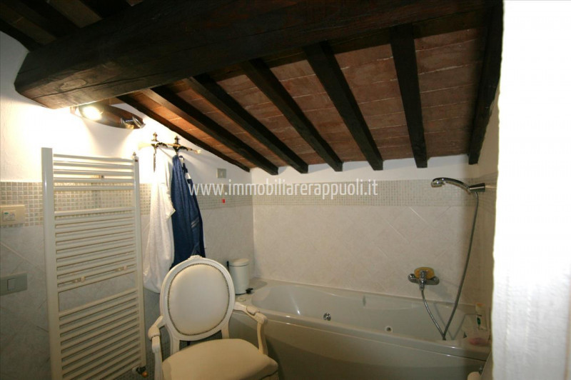 Immagine 3 di Villetta a schiera in vendita  a Sinalunga