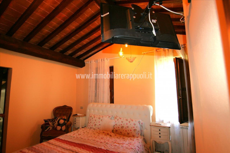 Immagine 15 di Villetta a schiera in vendita  a Sinalunga