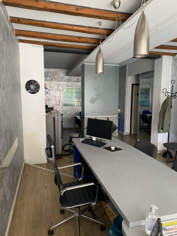 Immagine 1 di Negozio in vendita  in via cattaneo a Spinea