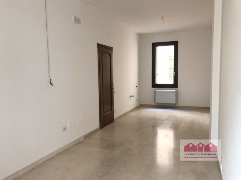 Immagine 6 di Ufficio in affitto  in Contrà frasche del gambero a Vicenza