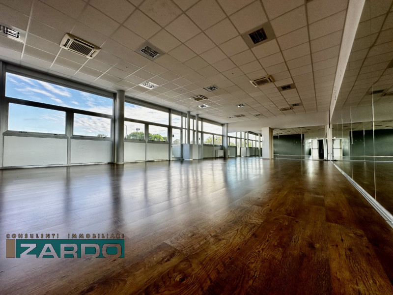 Immagine 1 di Ufficio in affitto  in ss245 a Castello Di Godego