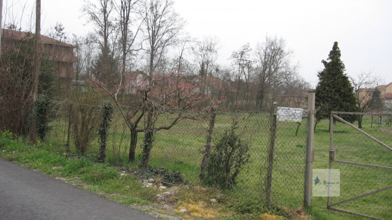 Immagine 4 di Terreno in vendita  in Via Foscolo a Turbigo