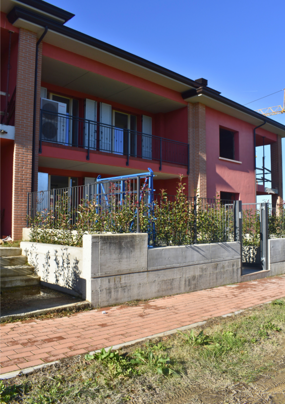 Immagine 37 di Villetta a schiera in vendita  in VIA AZZOLINI a Lesignano De' Bagni