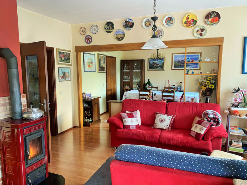 Immagine 2 di Palazzo in vendita  in via San Pio X 34/a a Castelfranco Veneto