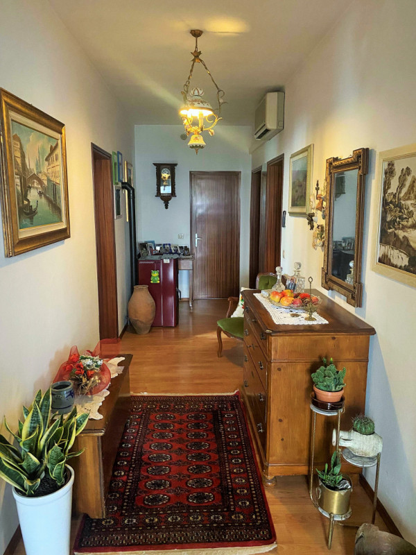 Immagine 4 di Palazzo in vendita  in via San Pio X 34/a a Castelfranco Veneto