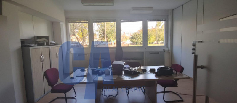 Immagine 11 di Ufficio in affitto  in VIA TONALE a Milano