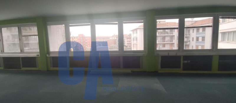 Immagine 18 di Ufficio in affitto  in VIA TONALE a Milano