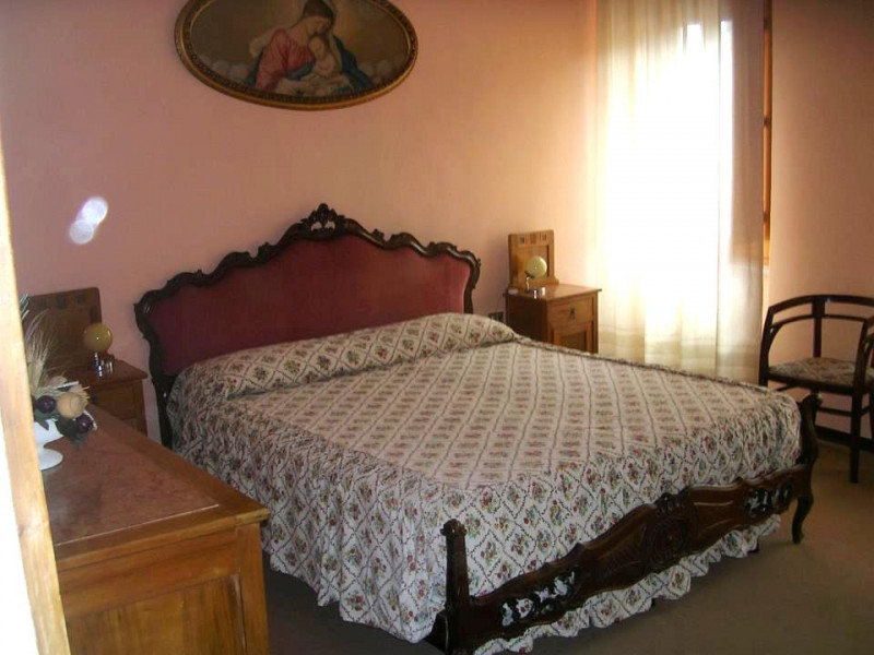 Immagine 6 di Appartamento in vendita  a Castiglione Del Lago