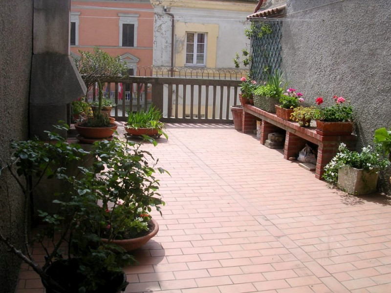 Immagine 9 di Appartamento in vendita  a Castiglione Del Lago