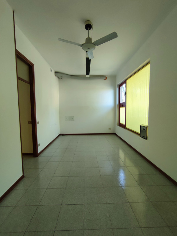 Immagine 10 di Ufficio in vendita  a Torri Di Quartesolo