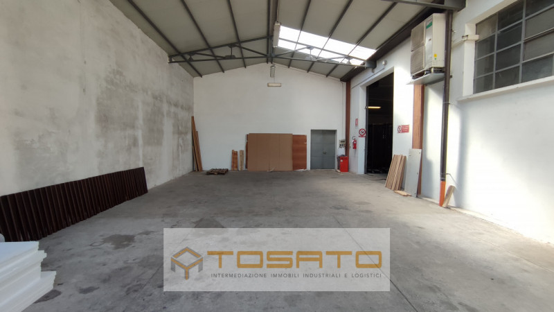 Immagine 5 di Capannone industriale in affitto  a San Pietro Di Morubio