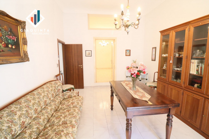 Immagine 3 di Appartamento in vendita  in vicolo San Vito n.03 a Palagonia