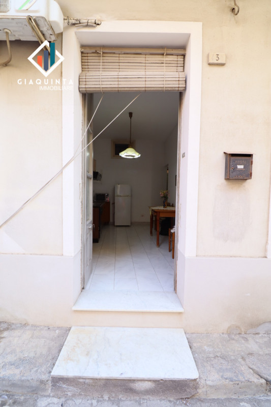 Immagine 10 di Appartamento in vendita  in vicolo San Vito n.03 a Palagonia