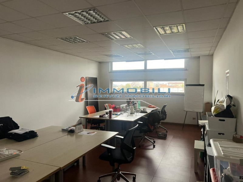 Immagine 14 di Ufficio in affitto  in VIALE CERTOSA a Milano