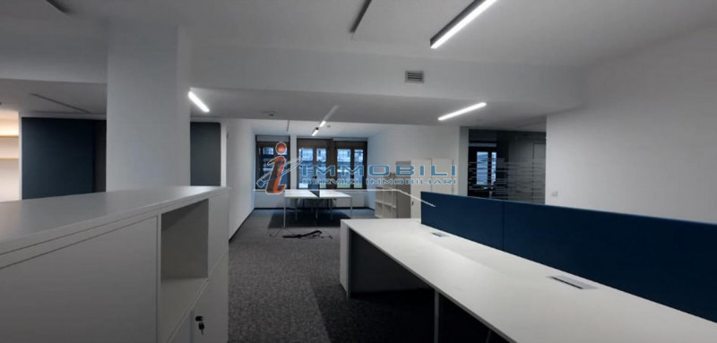 Immagine 9 di Ufficio in affitto  in VIA LOMAZZO PAOLO a Milano