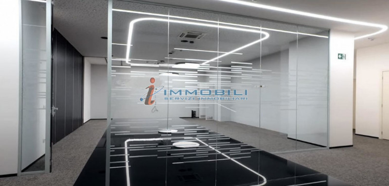 Immagine 13 di Ufficio in affitto  in VIA LOMAZZO PAOLO a Milano