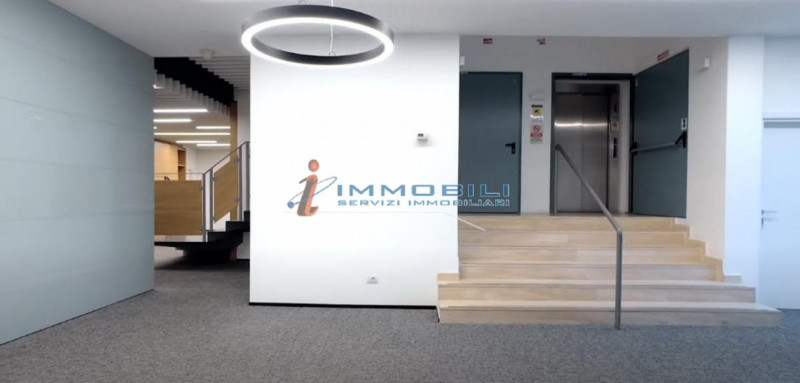 Immagine 14 di Ufficio in affitto  in VIA LOMAZZO PAOLO a Milano