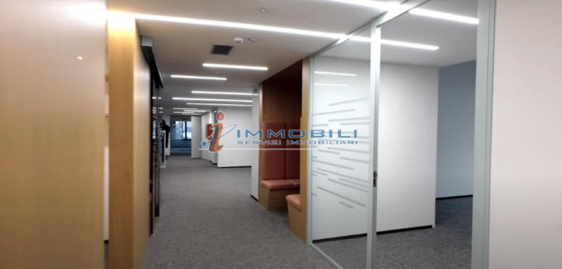 Immagine 15 di Ufficio in affitto  in VIA LOMAZZO PAOLO a Milano