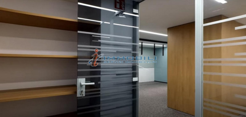 Immagine 17 di Ufficio in affitto  in VIA LOMAZZO PAOLO a Milano