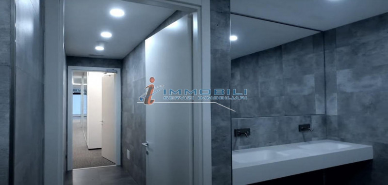 Immagine 23 di Ufficio in affitto  in VIA LOMAZZO PAOLO a Milano