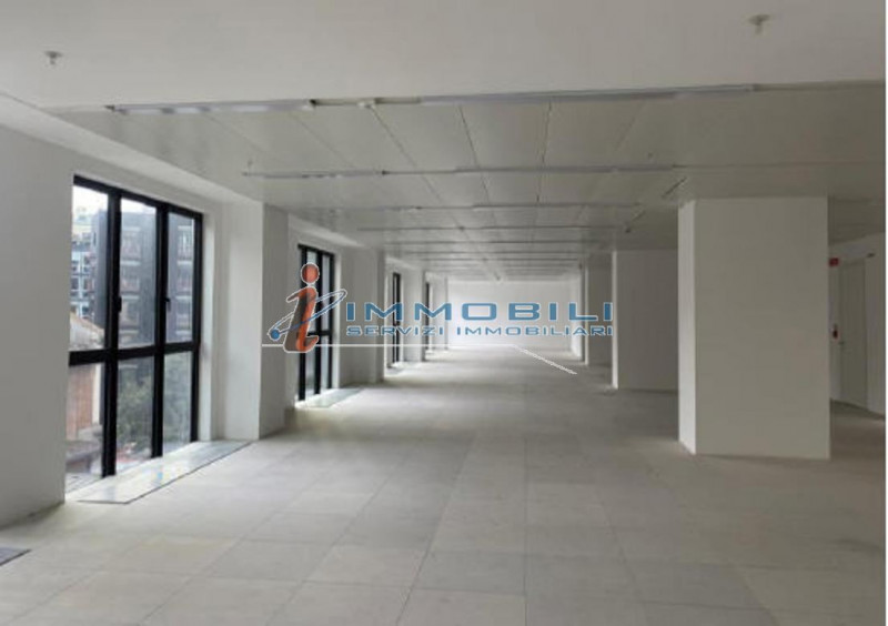 Immagine 23 di Attività commerciale in affitto  in CORSO VITTORIO EMANUELE II a Milano
