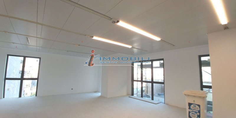 Immagine 21 di Attività commerciale in affitto  in CORSO VITTORIO EMANUELE II a Milano