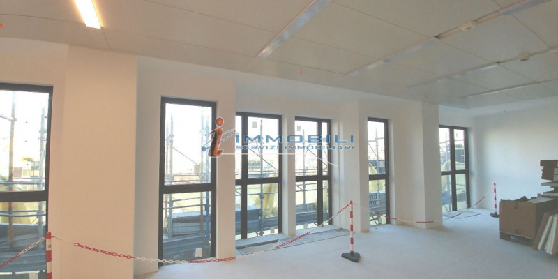 Immagine 22 di Attività commerciale in affitto  in CORSO VITTORIO EMANUELE II a Milano