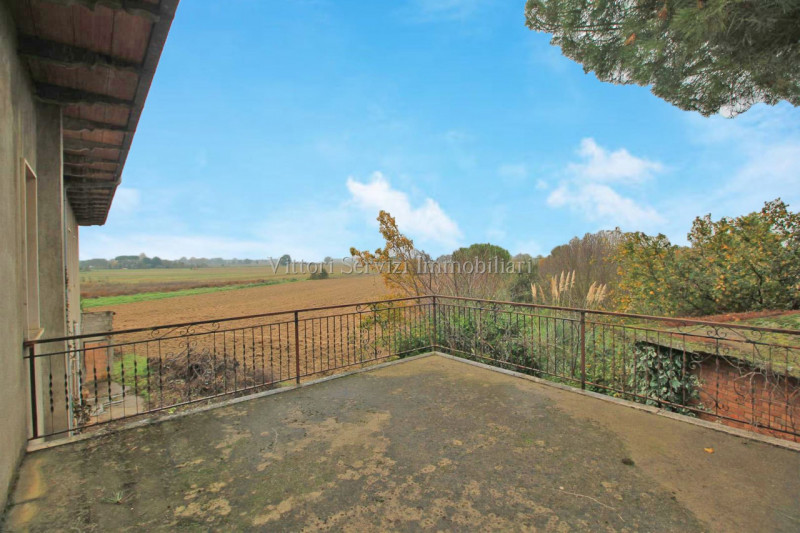 Immagine 3 di Casa indipendente in vendita  in via Basilicata a Torrita Di Siena