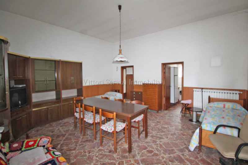 Immagine 4 di Casa indipendente in vendita  in via Basilicata a Torrita Di Siena