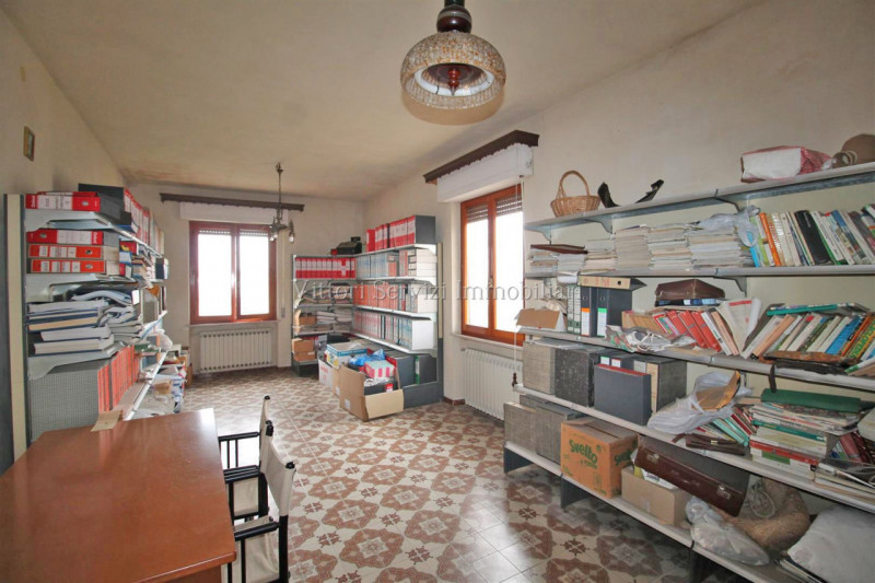 Immagine 6 di Casa indipendente in vendita  in via Basilicata a Torrita Di Siena