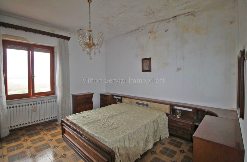 Immagine 13 di Casa indipendente in vendita  in via Basilicata a Torrita Di Siena