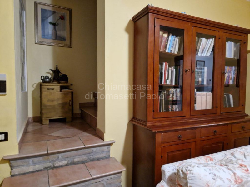 Immagine 34 di Villa in vendita  in roncosambaccio a Fano