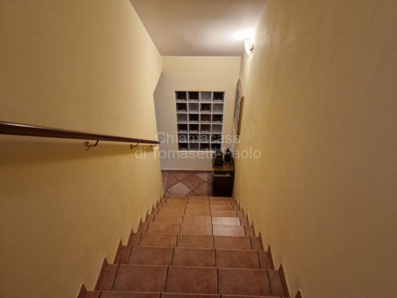 Immagine 38 di Villa in vendita  in roncosambaccio a Fano