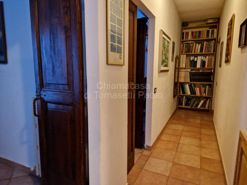 Immagine 39 di Villa in vendita  in roncosambaccio a Fano