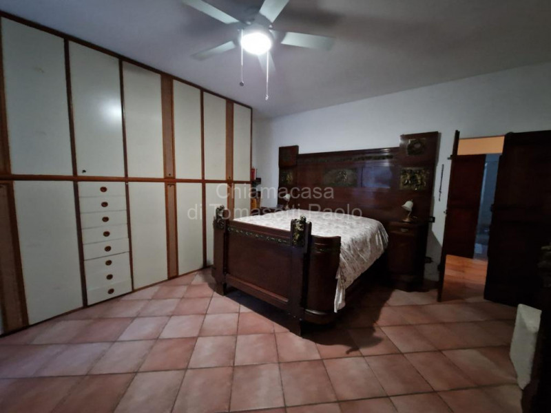 Immagine 44 di Villa in vendita  in roncosambaccio a Fano