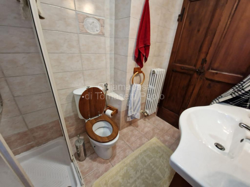 Immagine 46 di Villa in vendita  in roncosambaccio a Fano