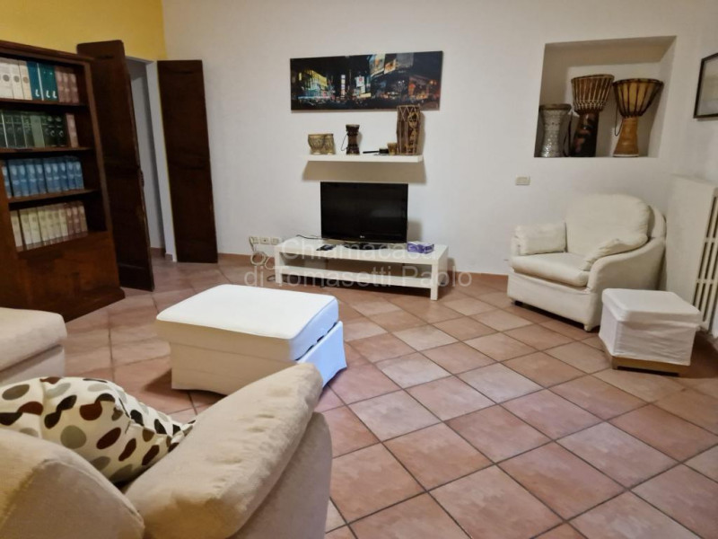 Immagine 52 di Villa in vendita  in roncosambaccio a Fano