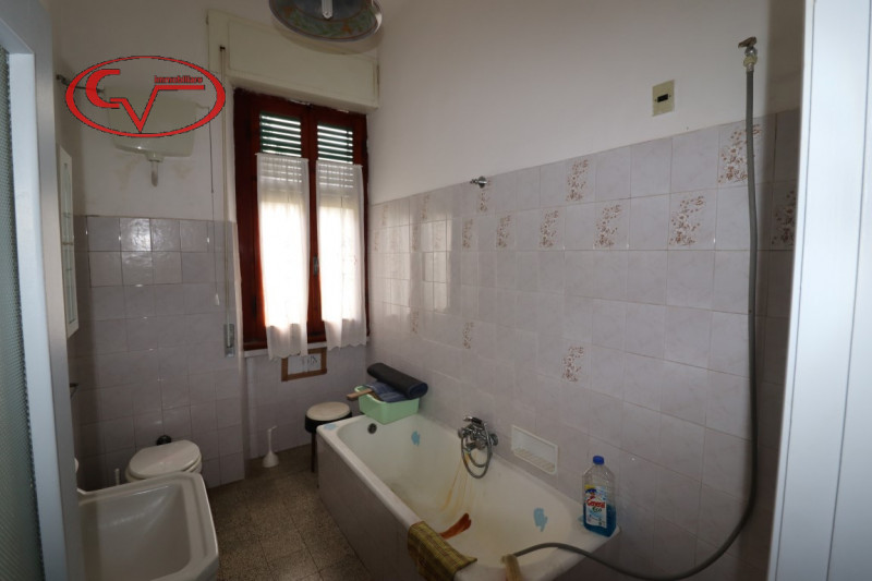 Immagine 12 di Appartamento in vendita  in via Dante Alighieri a Bucine