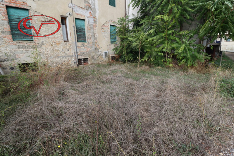 Immagine 24 di Appartamento in vendita  in via Dante Alighieri a Bucine