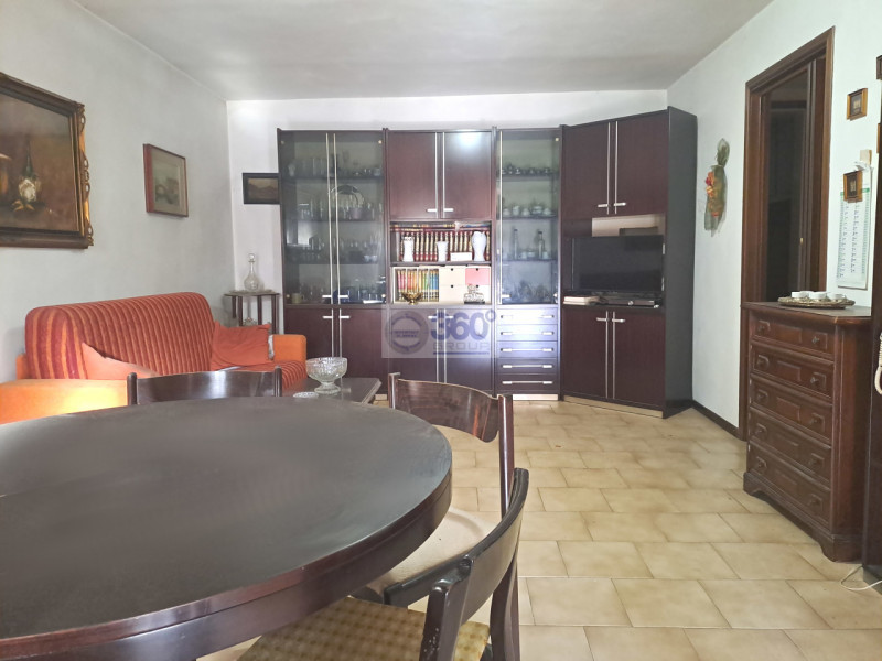 Immagine 4 di Casa indipendente in vendita  in Via S. Martino a Passirano