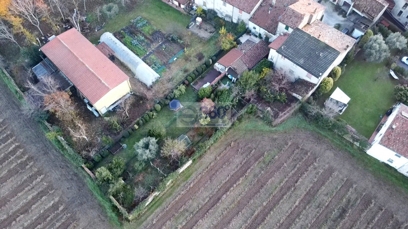 Immagine 16 di Casa indipendente in vendita  in Via S. Martino a Passirano