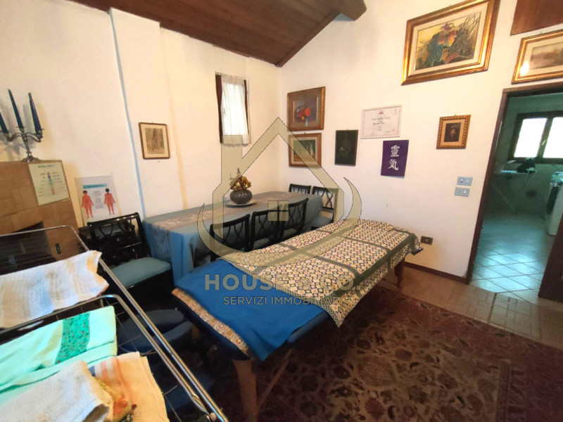 Immagine 11 di Villa in vendita  in Via Sanzio a Mortara