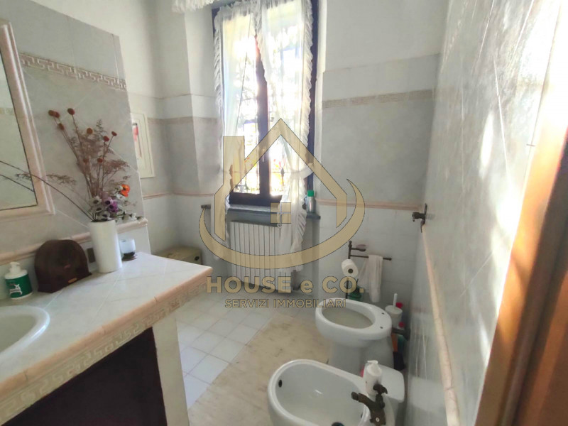 Immagine 14 di Villa in vendita  in Via Sanzio a Mortara