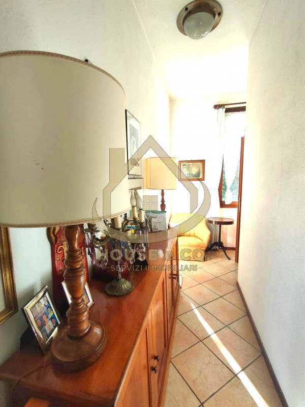 Immagine 18 di Villa in vendita  in Via Sanzio a Mortara